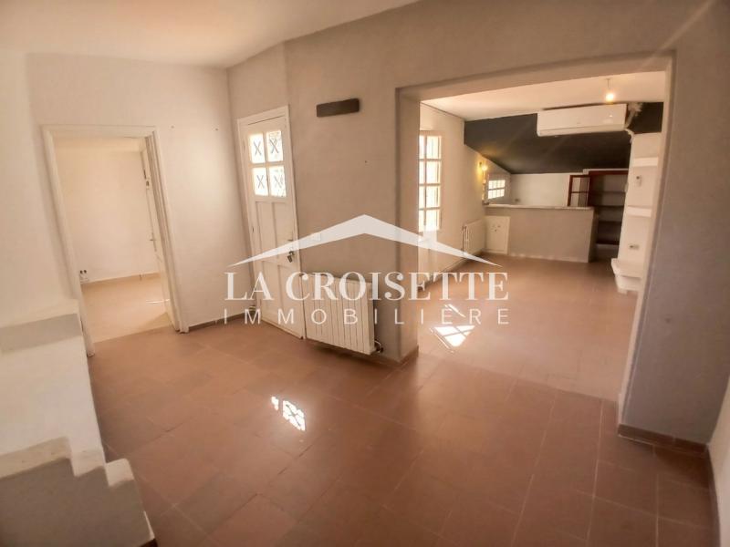 Villa S+2 avec un grand Jardin et une piscine à La Soukra
